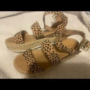 Sandals- cheetah print